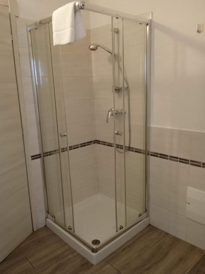 Hotel D 2 Non Accettiamo Franciesi Πάρμα Εξωτερικό φωτογραφία