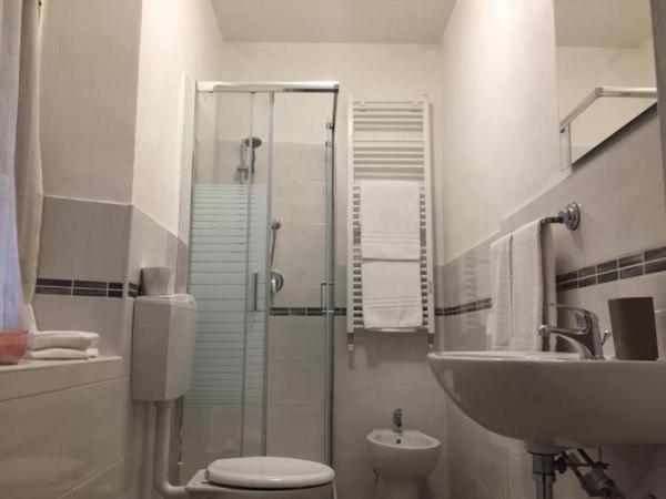 Hotel D 2 Non Accettiamo Franciesi Πάρμα Εξωτερικό φωτογραφία